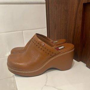 Tommy Hilfiger Brown Mules with Star Detail